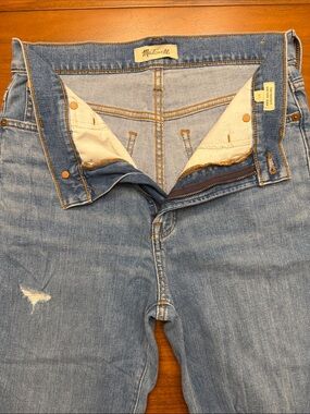 Madewell Light Blue Straight-Leg Jeans with Subtle Distress